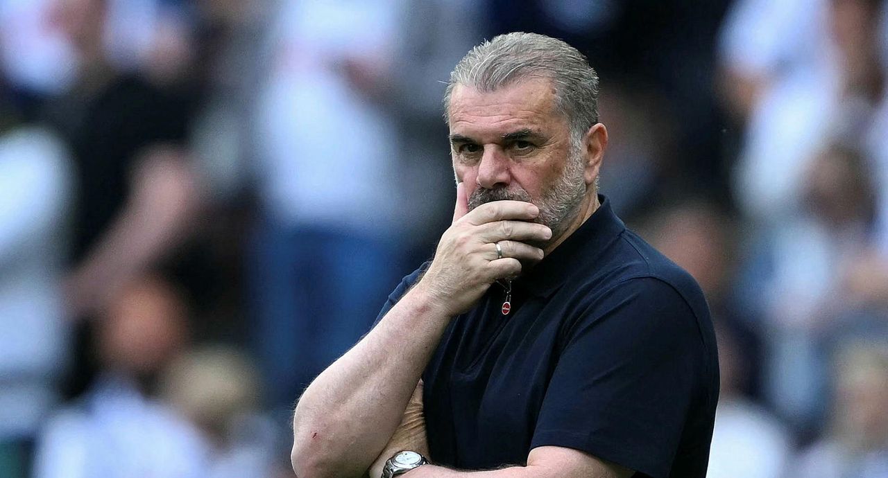 Ange Postecoglou íhugull á hliðarlínunni í gær.