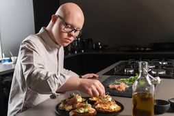 Nói Sær Guðmundsson eyðir ófáum stundum í eldhúsinu heima hjá sér á Eyrarbakka að elda …