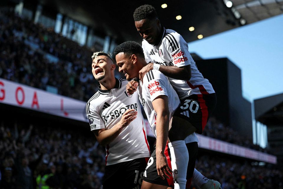 Rodrigo Muniz fagnar eftir að hafa skorað þriðja mark Fulham.